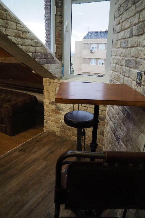 Tiny Apartment On The Roof Touching Gibraltar Ла-Лінеа-де-ла-Консепсьйон Екстер'єр фото
